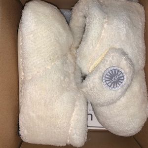Fluffy newborn  Baby UGG shoes